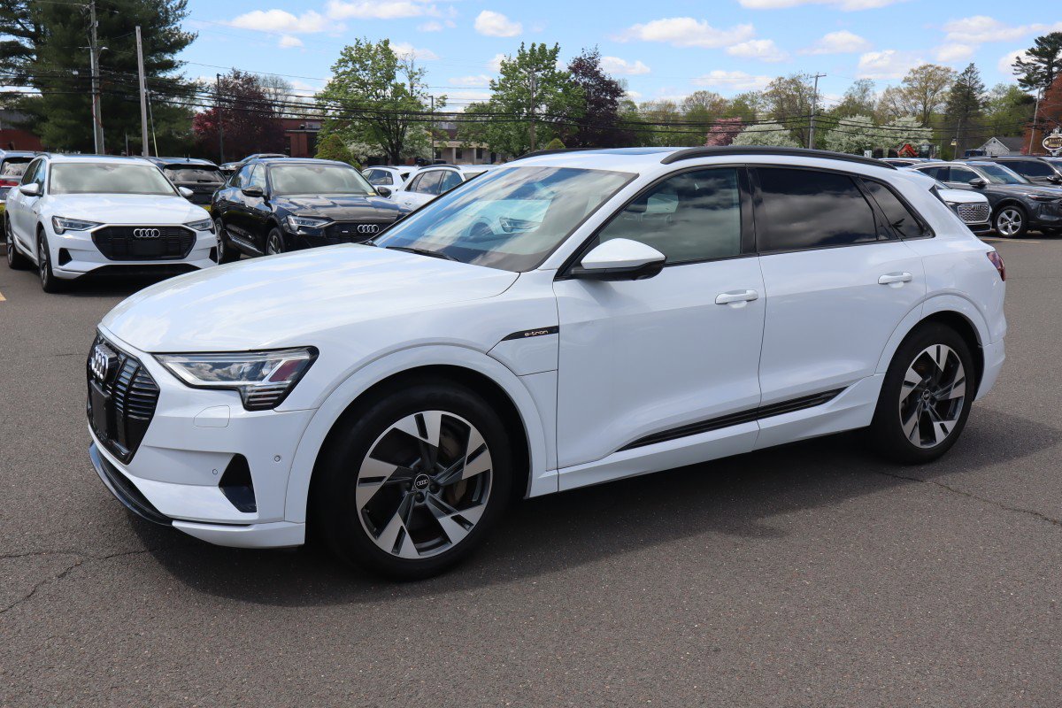 Used 2022 Audi e-tron Premium w/ Convenience Plus Package AWD/4WD image 1