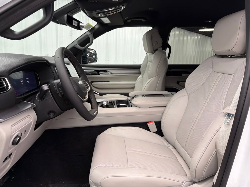 New 2026 Jeep Grand Wagoneer L 2WD image 6