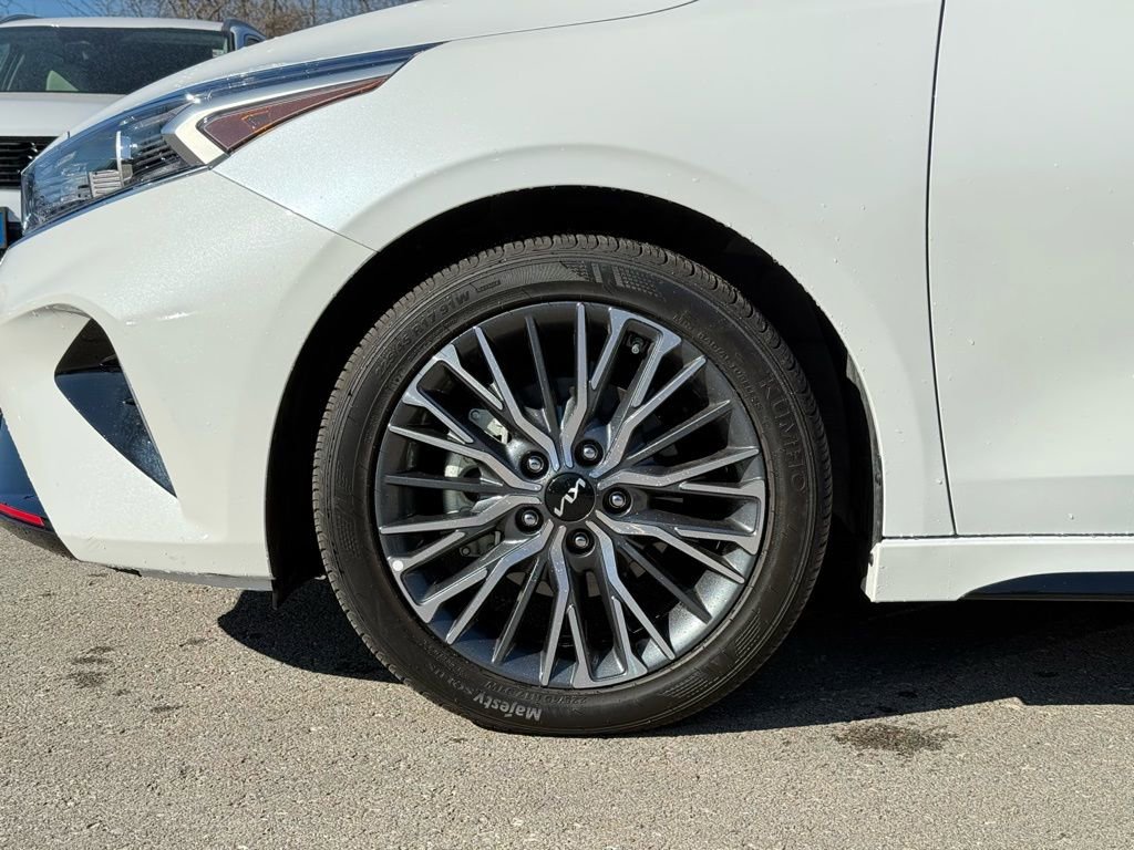 Certified 2023 Kia Forte GT-Line image 4