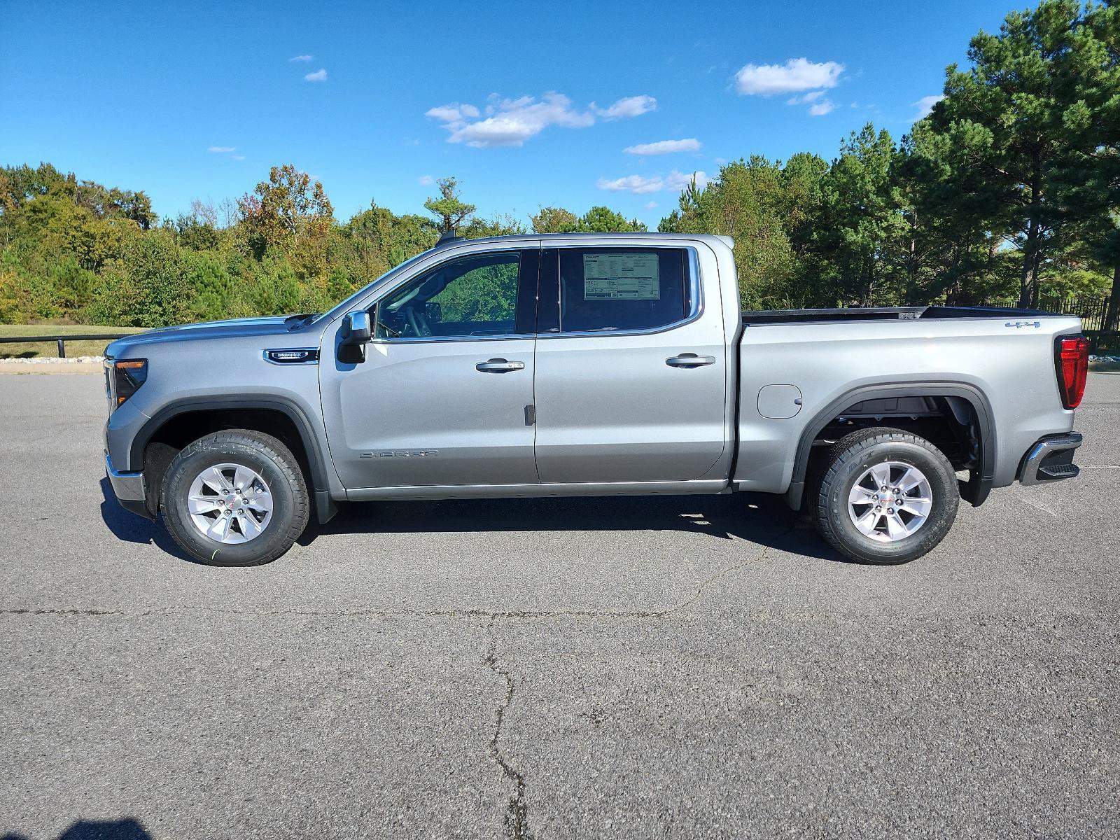 New 2026 GMC Sierra 1500 SLE AWD/4WD image 2