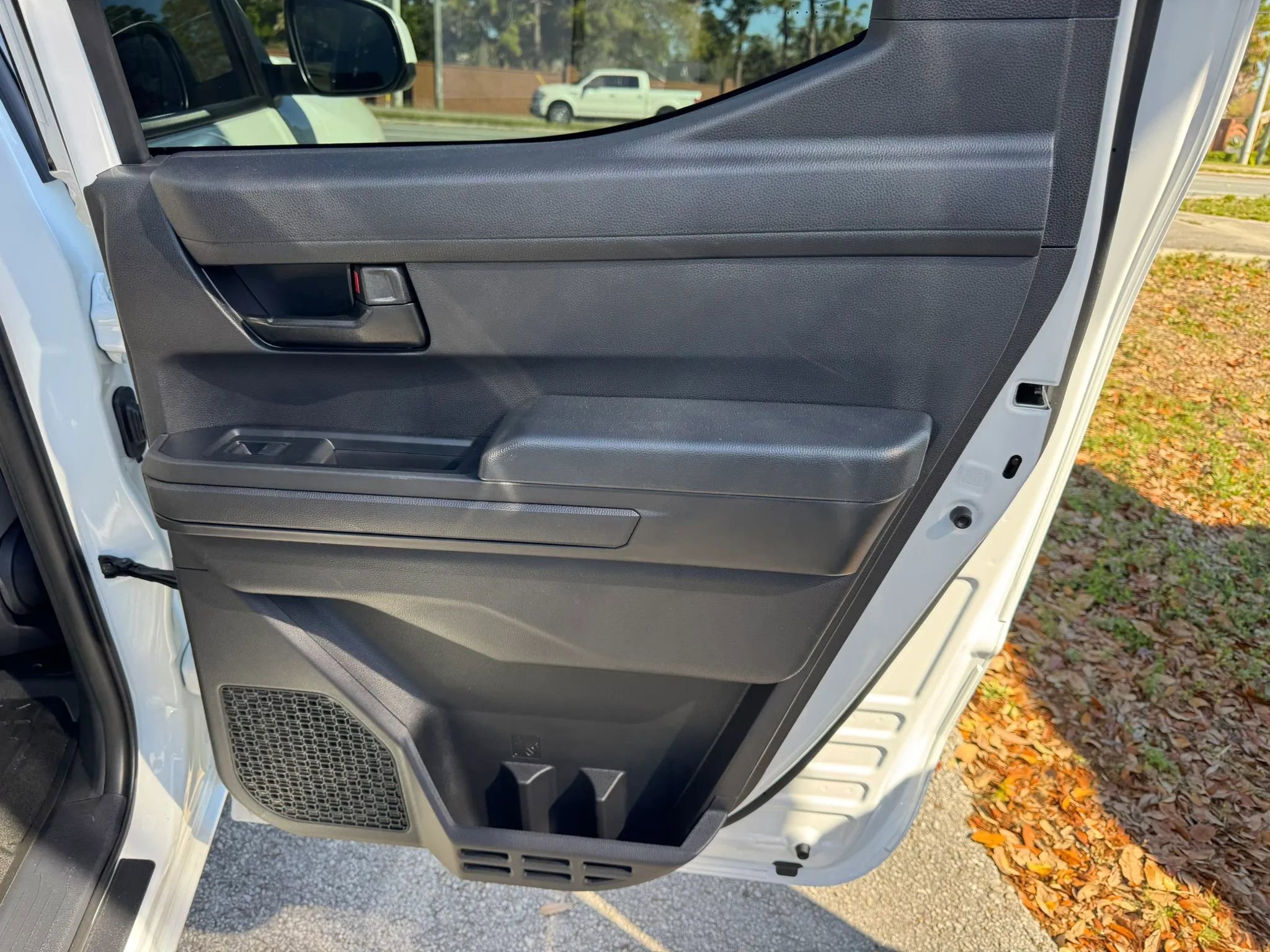 Used 2025 Toyota Tacoma SR5 image 25