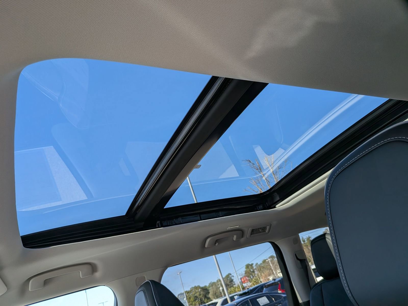 New 2026 INFINITI QX80 Luxe w/ Cargo Package image 25