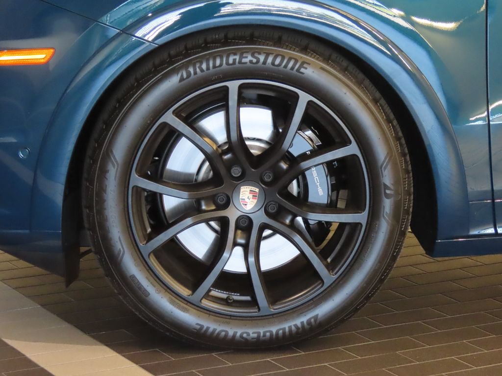 Certified 2026 Porsche Cayenne S AWD/4WD image 11