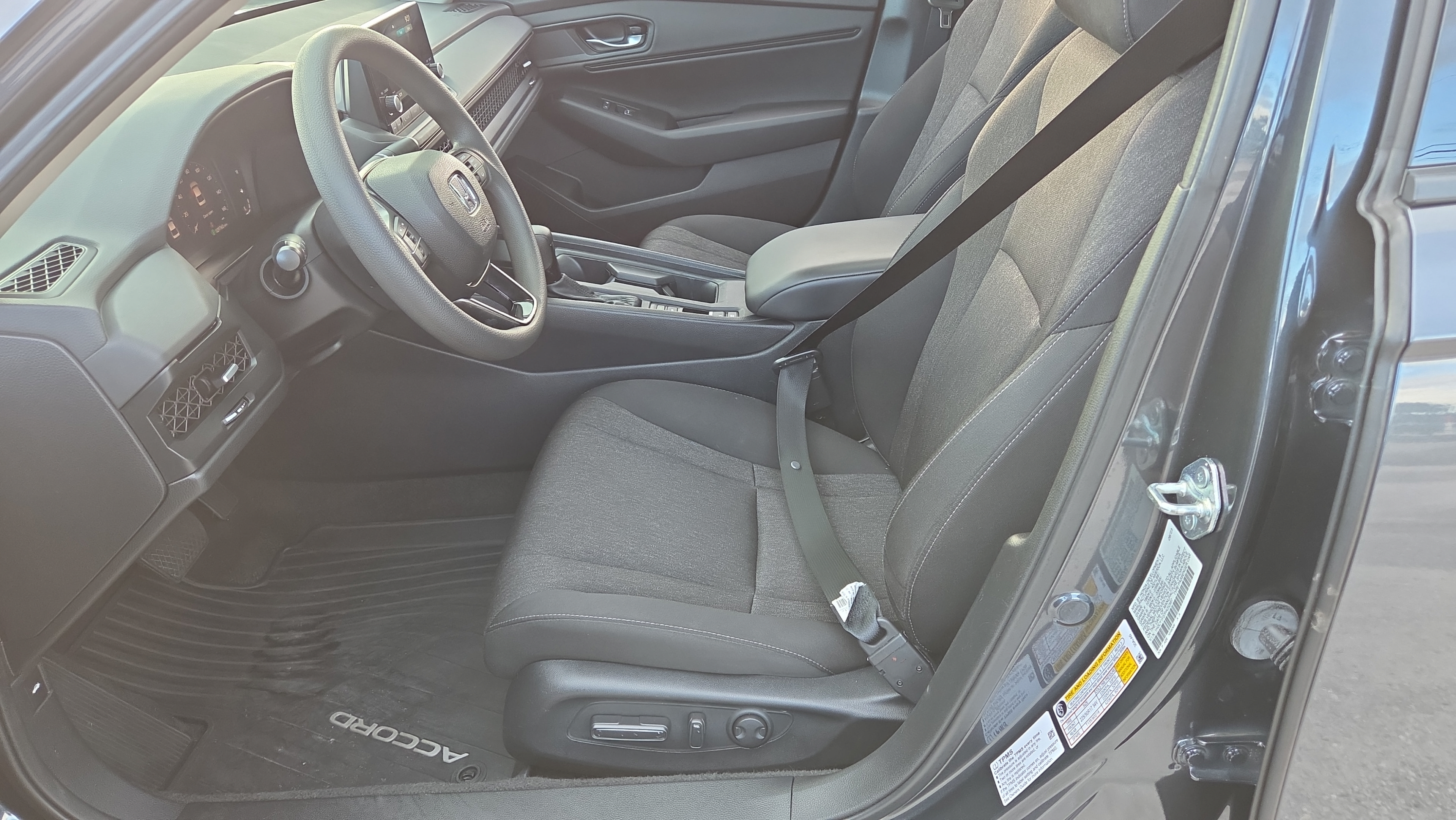 Used 2023 Honda Accord EX image 9