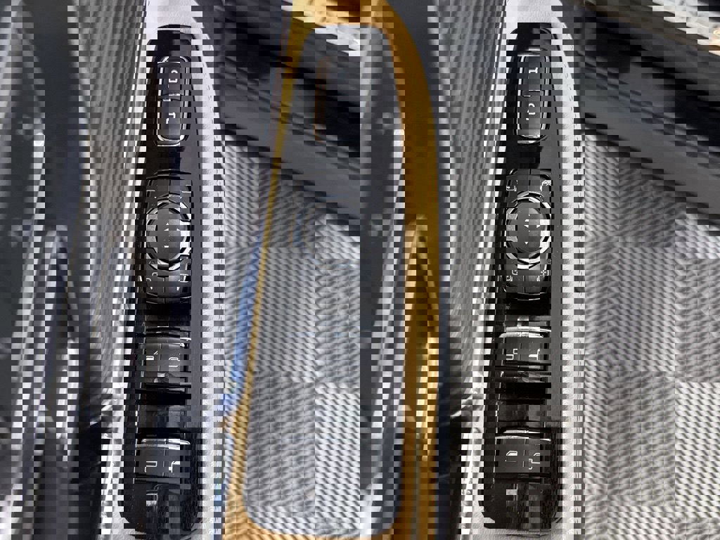 Used 2022 Lincoln Corsair Reserve w/ Equipment Group 201A image 26