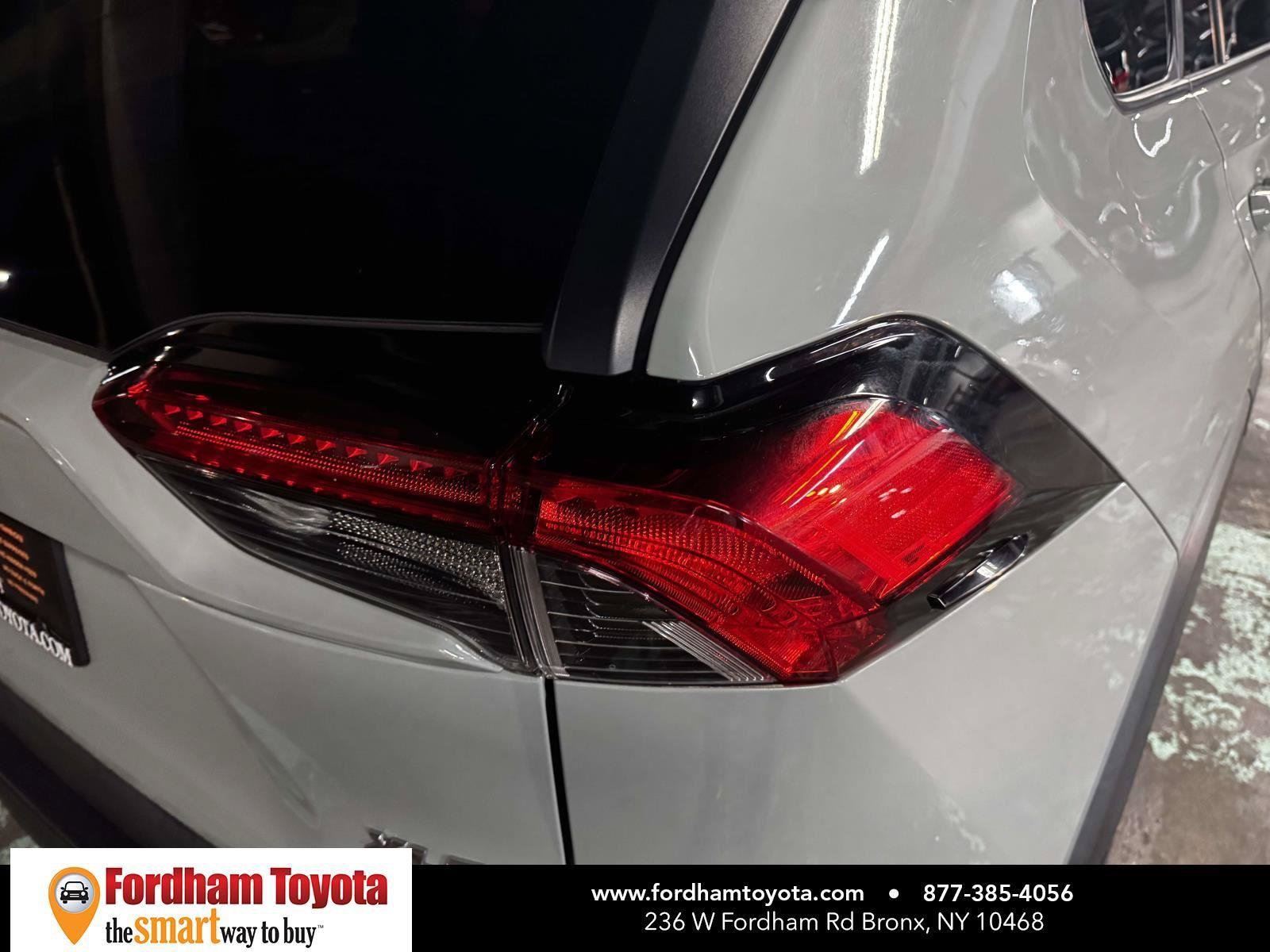Used 2019 Toyota RAV4 XLE AWD/4WD image 10