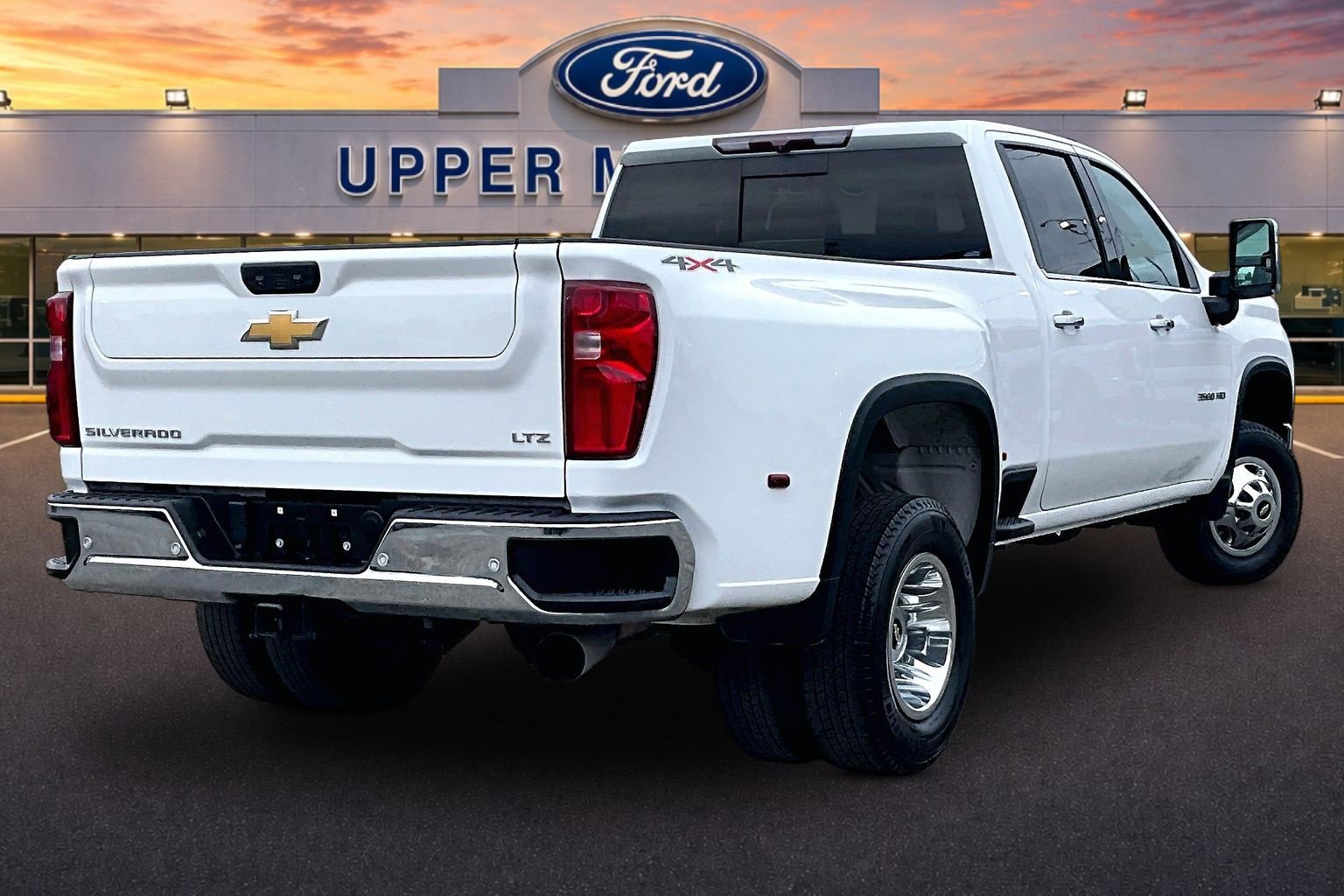 Used 2022 Chevrolet Silverado 3500 LTZ w/ LTZ Plus Package AWD/4WD image 13
