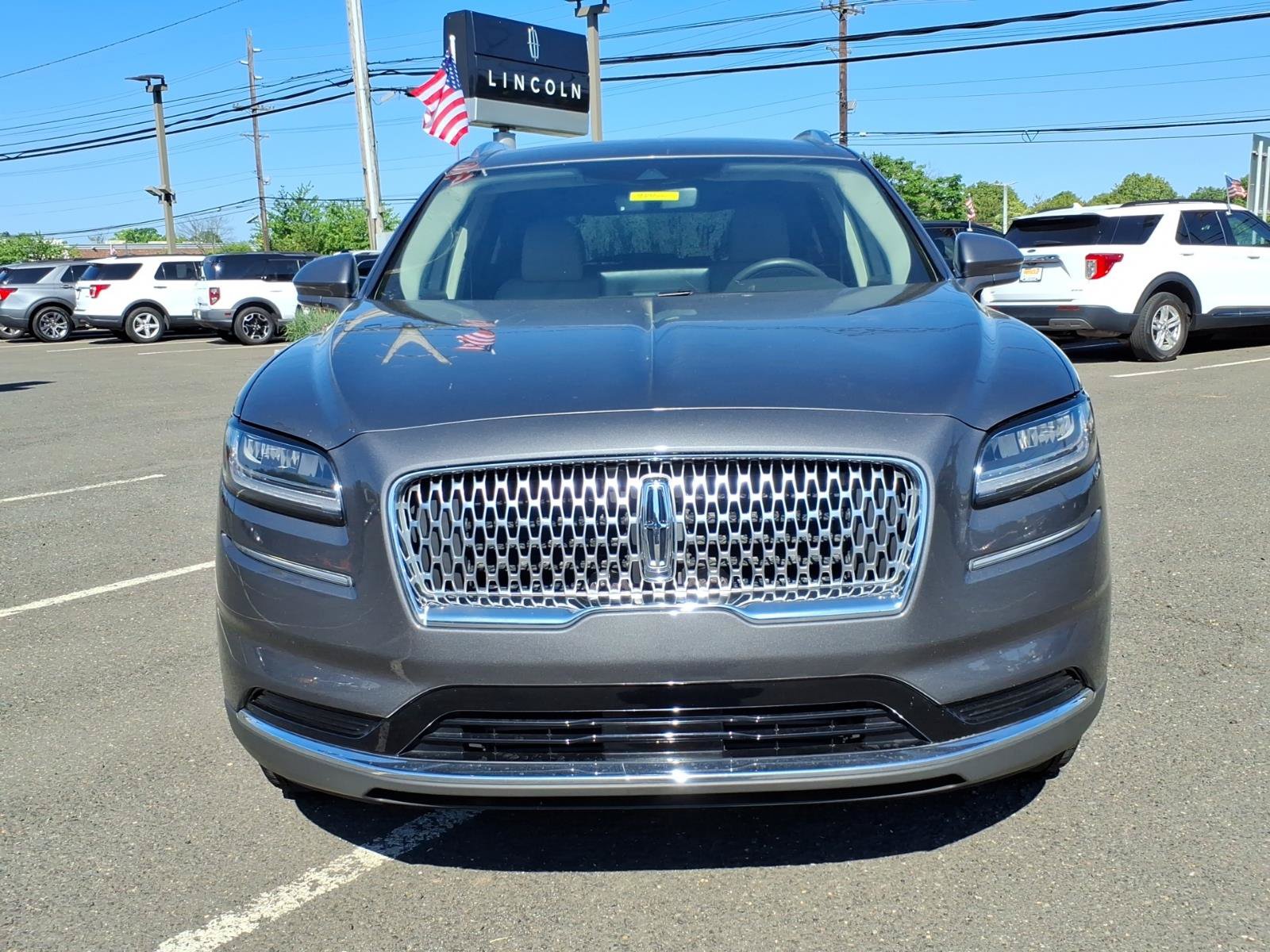 Used 2023 Lincoln Nautilus FWD w/ Premium Package image 2