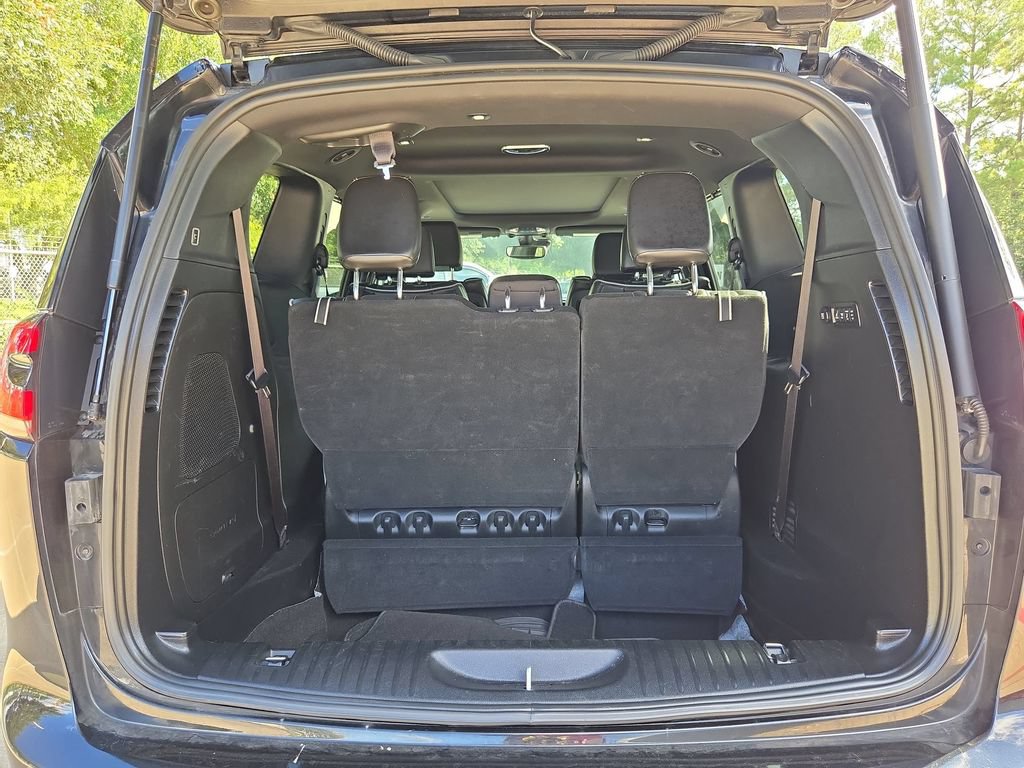 Used 2024 Chrysler Pacifica Limited w/ Uconnect Theater Family Group FWD image 31