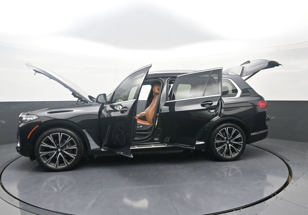 Used 2022 BMW X7 xDrive40i w/ Cold Weather Package image 41
