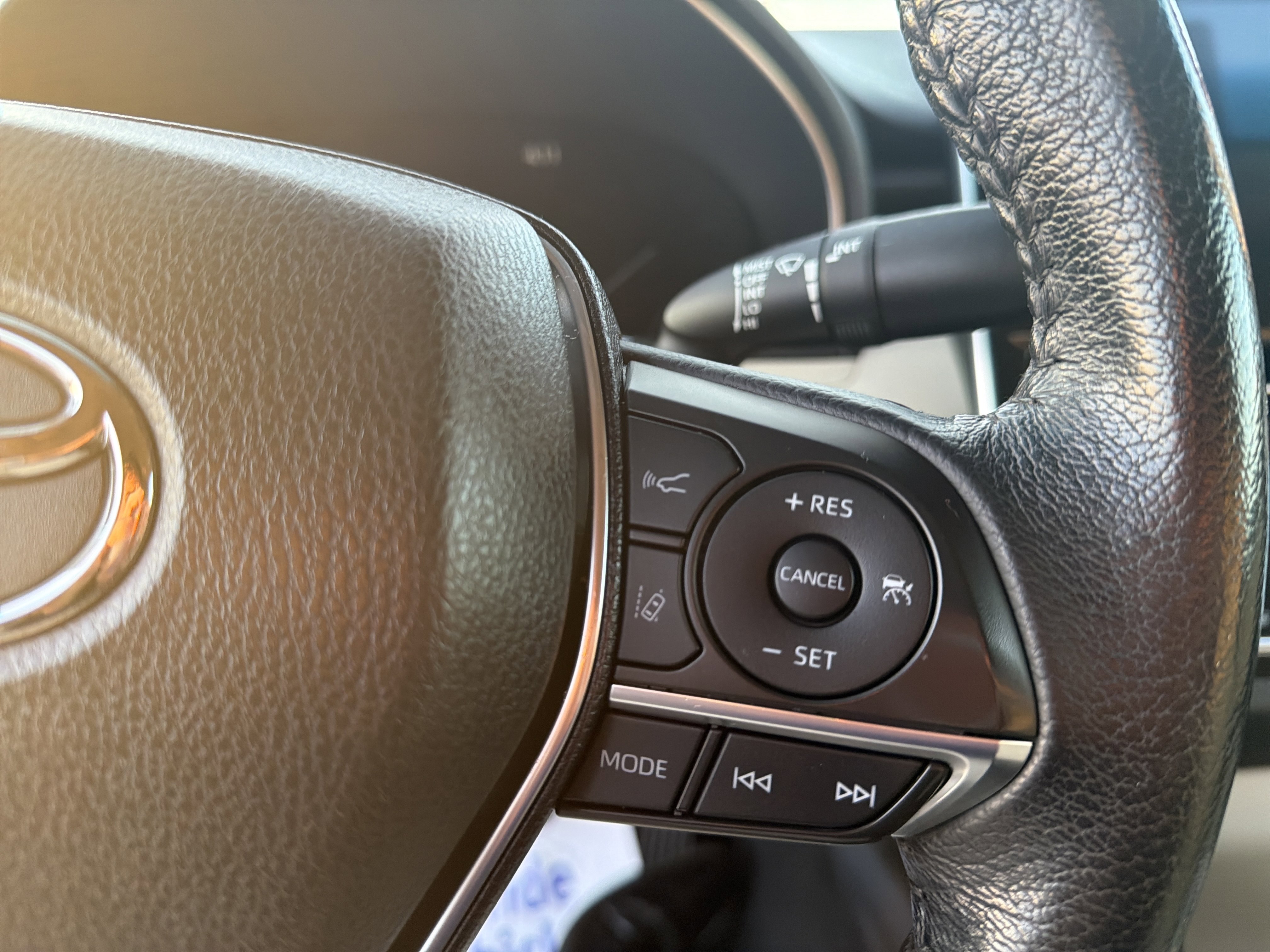 Used 2020 Toyota Avalon XLE image 14