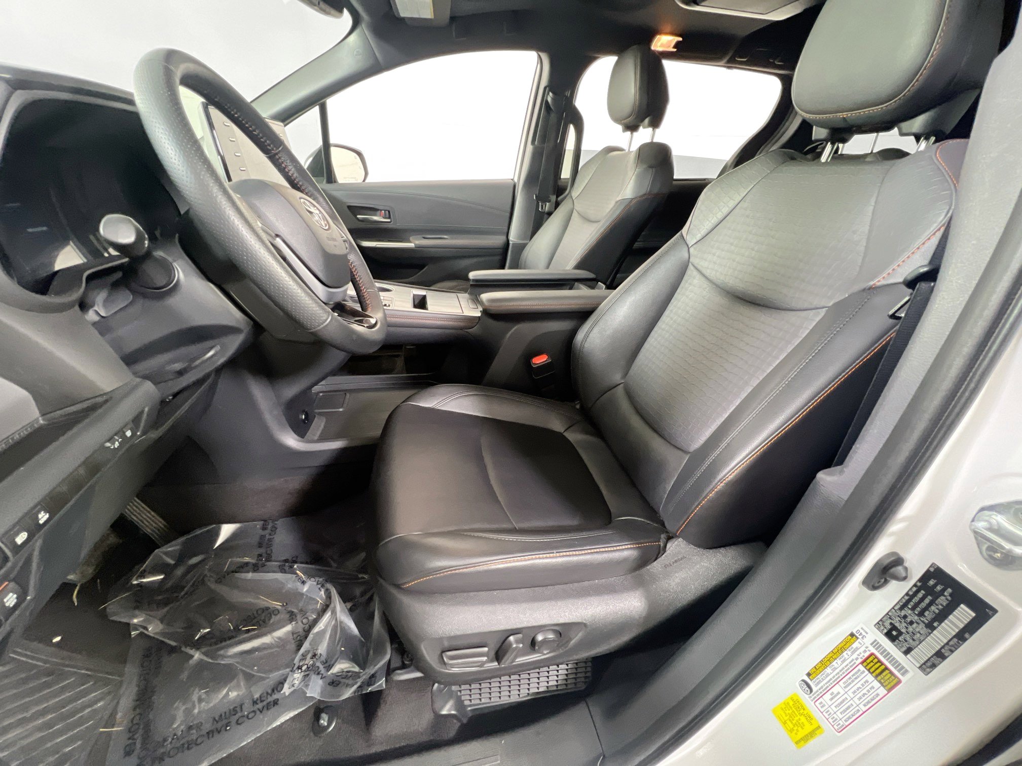 Used 2022 Toyota Sienna XSE image 21