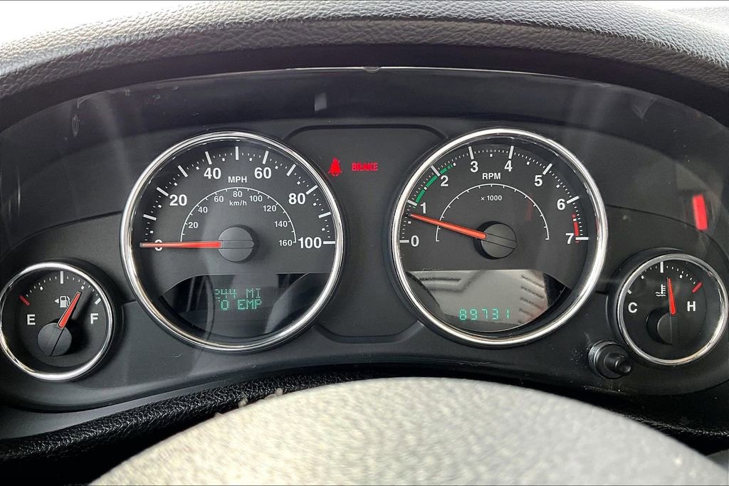 Used 2012 Jeep Wrangler Unlimited Rubicon w/ Dual Top Group AWD/4WD image 20