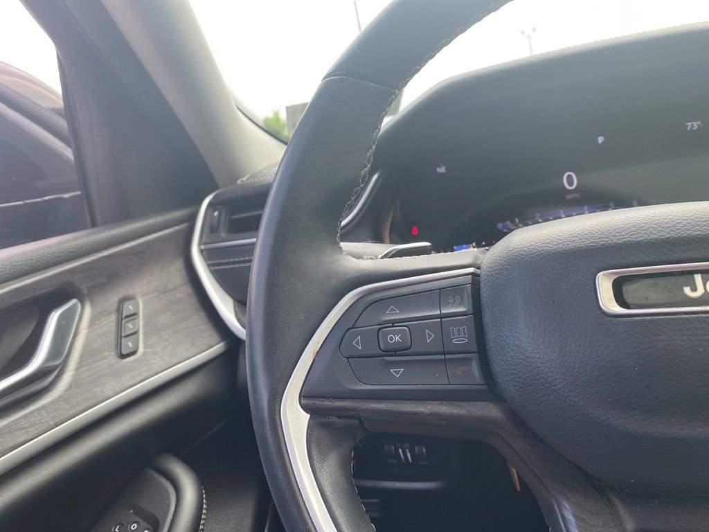 Used 2022 Jeep Grand Cherokee Limited AWD/4WD image 11