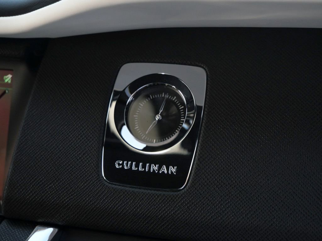 Used 2023 Rolls-Royce Cullinan AWD/4WD image 14