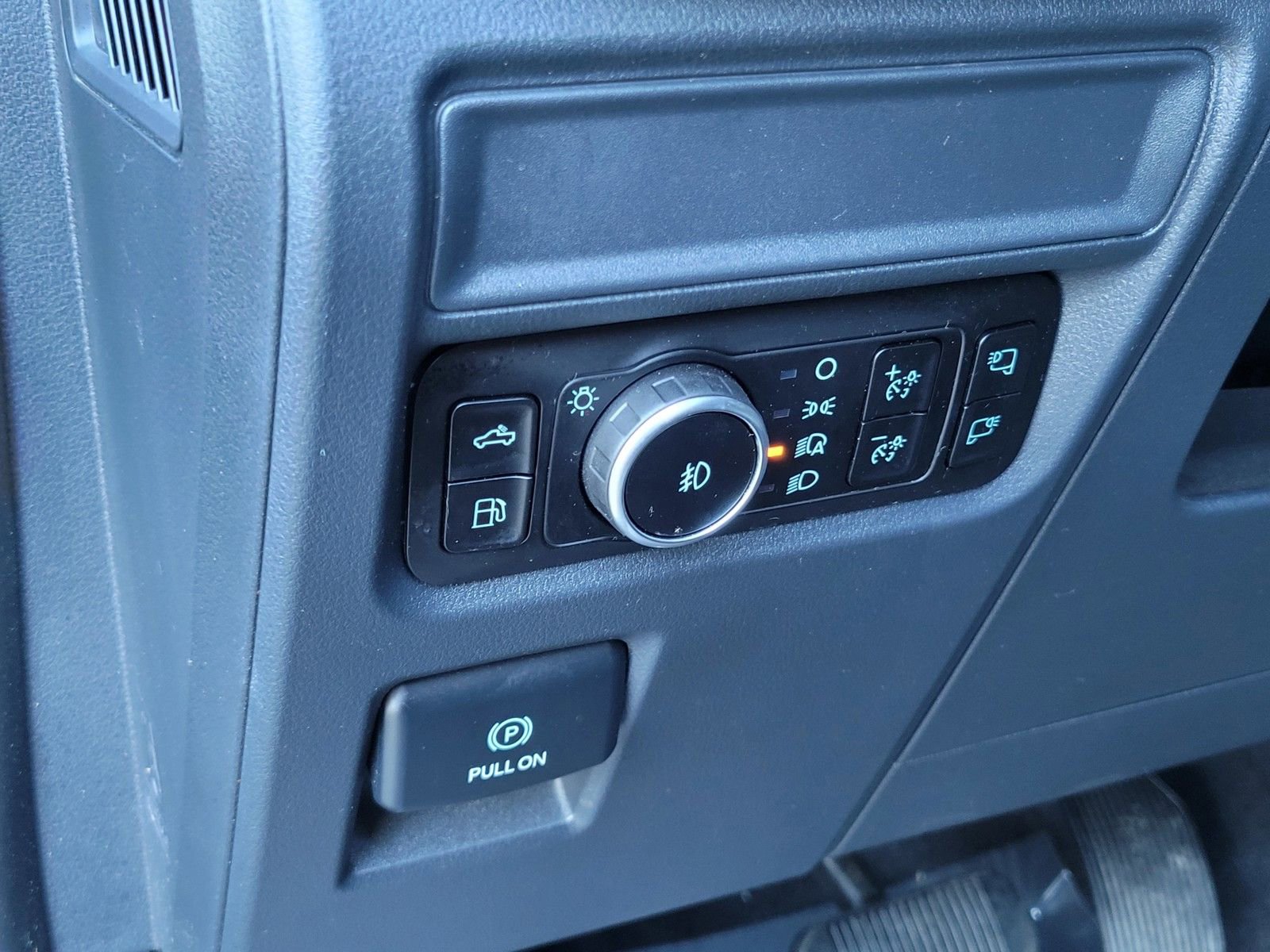 Used 2025 Ford F150 XLT w/ Equipment Group 302A MID image 18