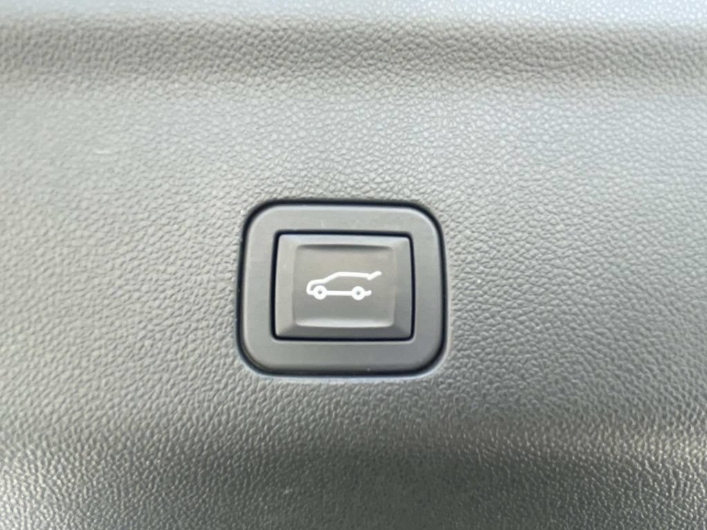Used 2024 Chevrolet Tahoe RST w/ Luxury Package RWD image 13