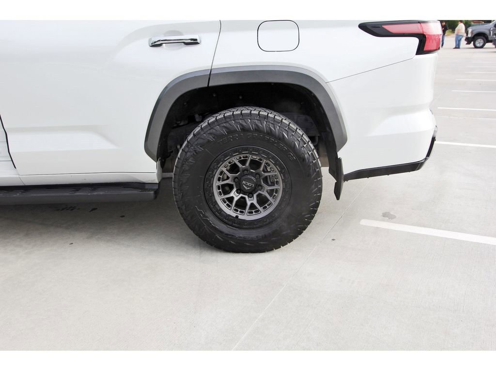 Used 2023 Toyota Sequoia Limited image 31