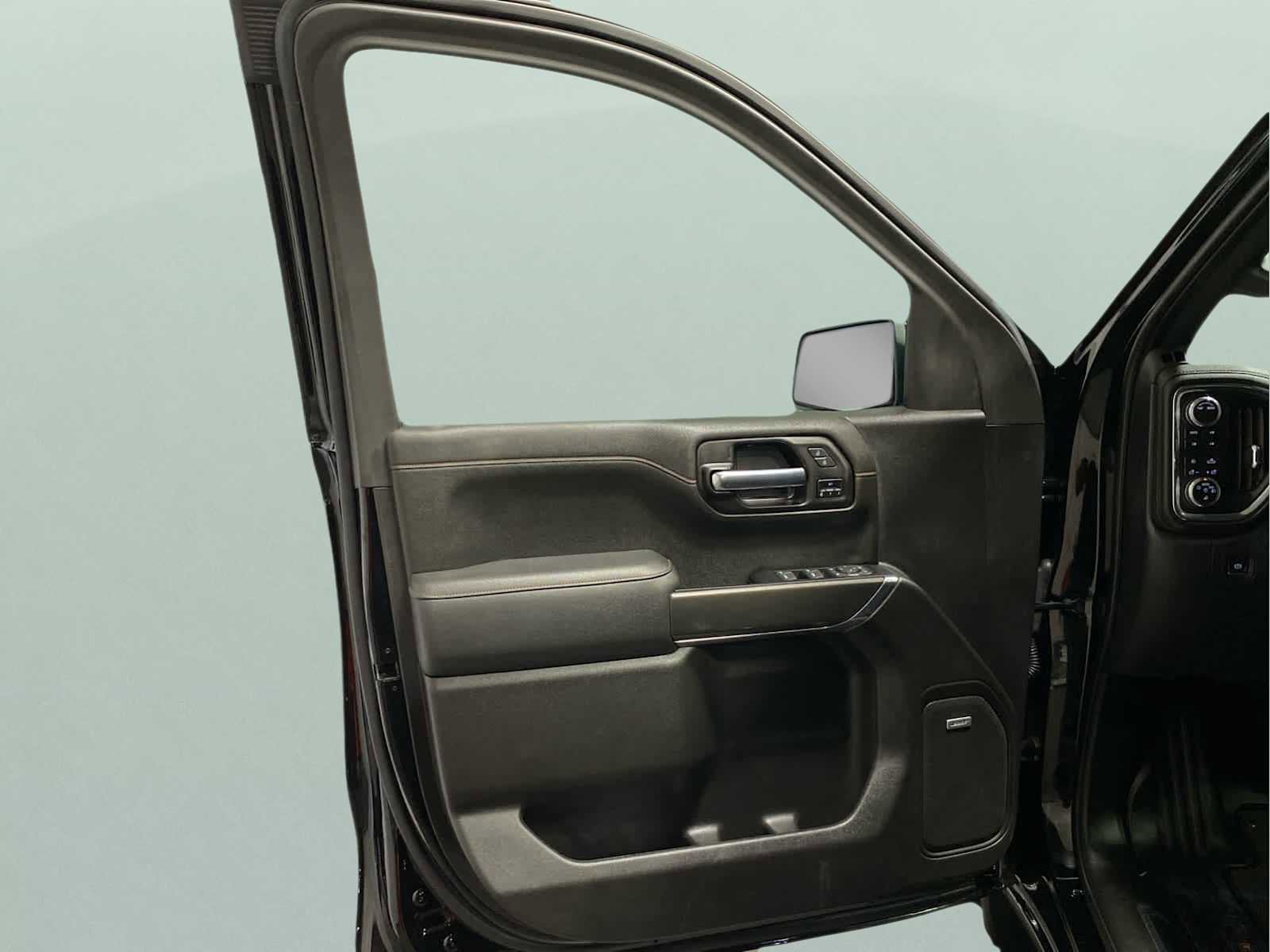 Used 2022 GMC Sierra 1500 AT4 w/ AT4 Preferred Package image 8