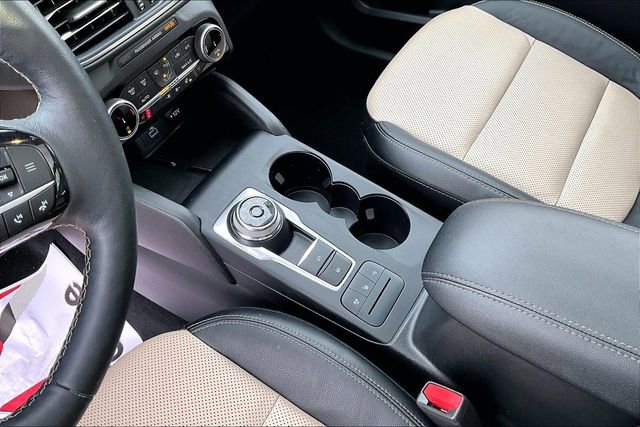 Used 2022 Ford Escape Titanium w/ Titanium Elite Package image 18