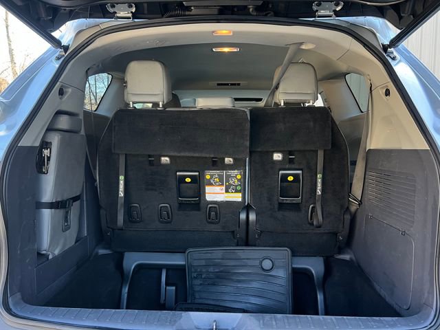 Used 2021 Toyota Sienna XLE image 26