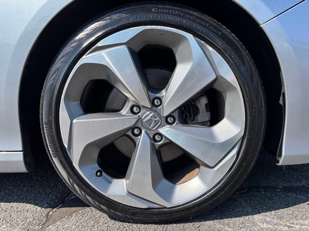 Used 2018 Honda Accord Touring image 14