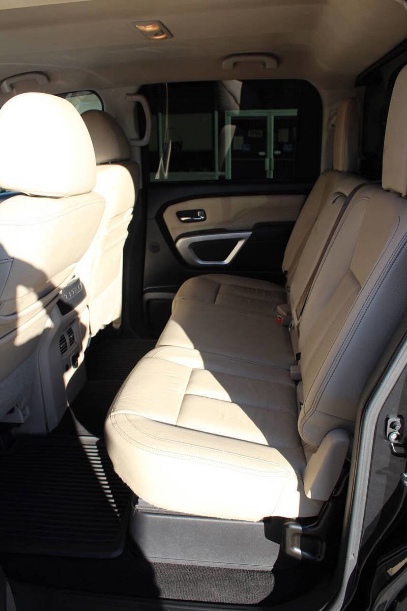 Used 2016 Nissan Titan SL image 16