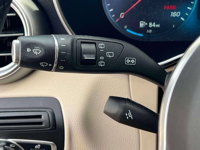 Used 2022 Mercedes-Benz GLC 300 w/ Premium Package Lite image 31