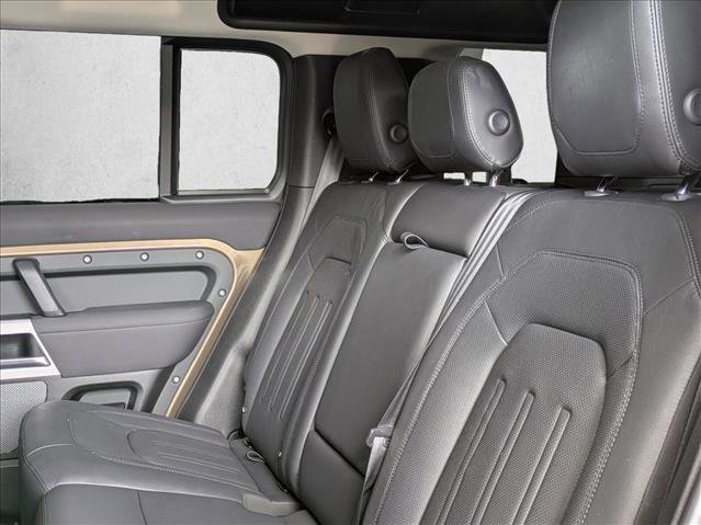 Used 2022 Land Rover Defender 110 S image 22