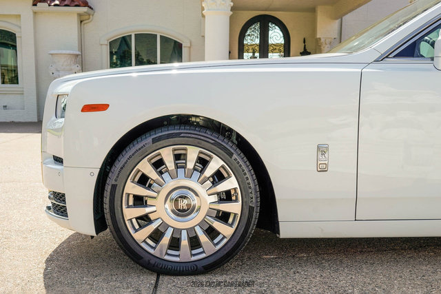Used 2020 Rolls-Royce Phantom Sedan RWD image 2
