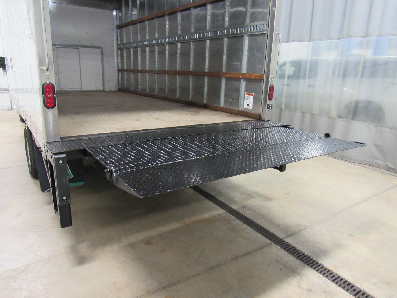 Used 2024 Ford E-350 and Econoline 350 Super Duty w/ Power Windows & Locks Group image 20