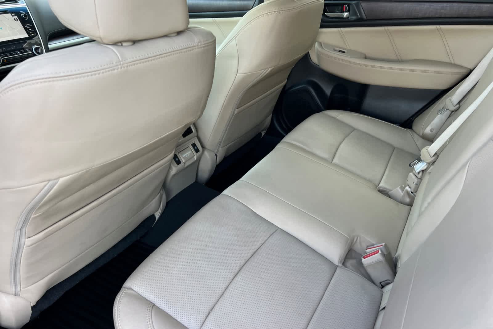 Used 2018 Subaru Outback 2.5i Limited AWD/4WD image 4