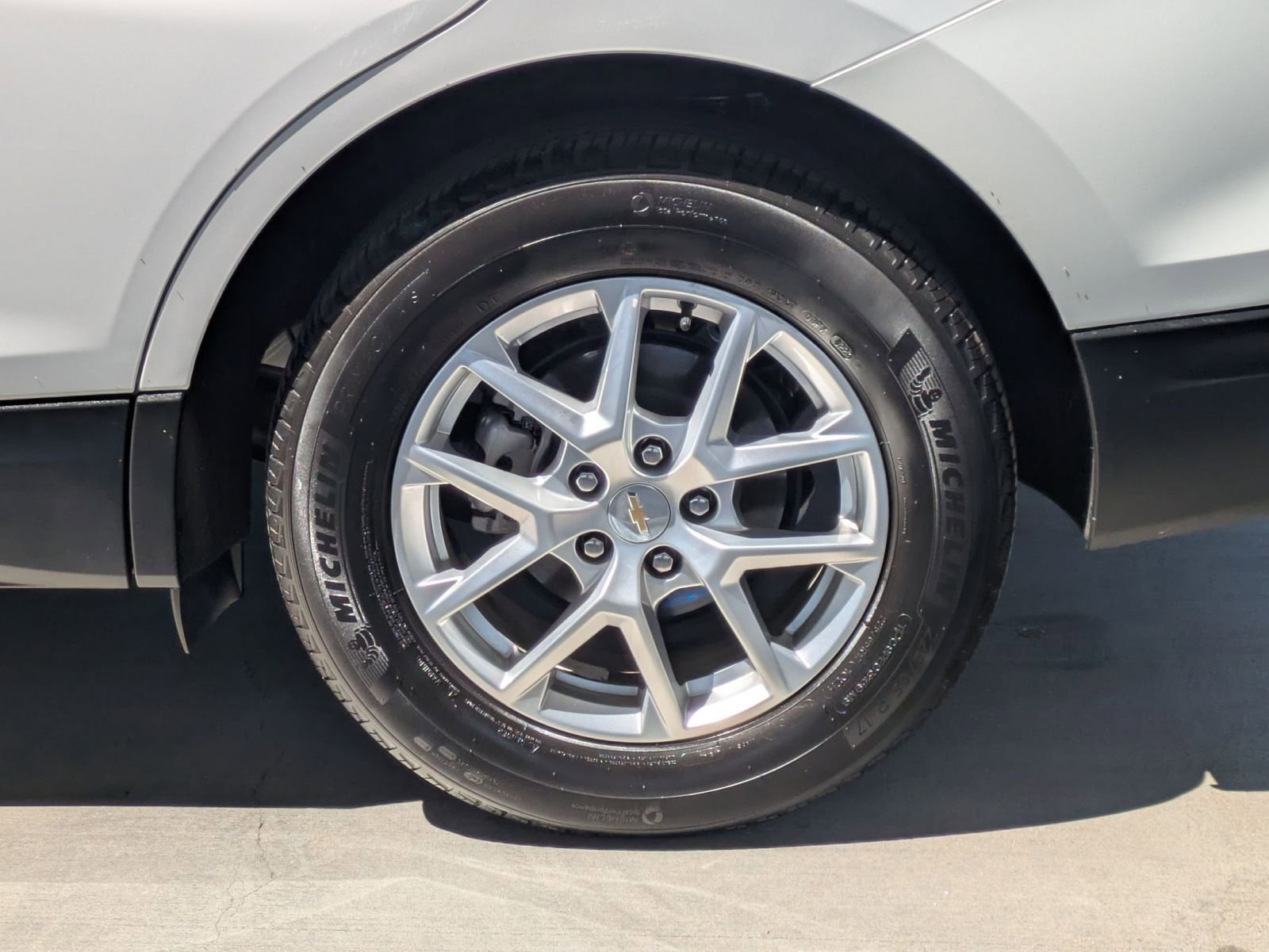 Certified 2023 Chevrolet Equinox LS w/ LS Convenience Package FWD image 9