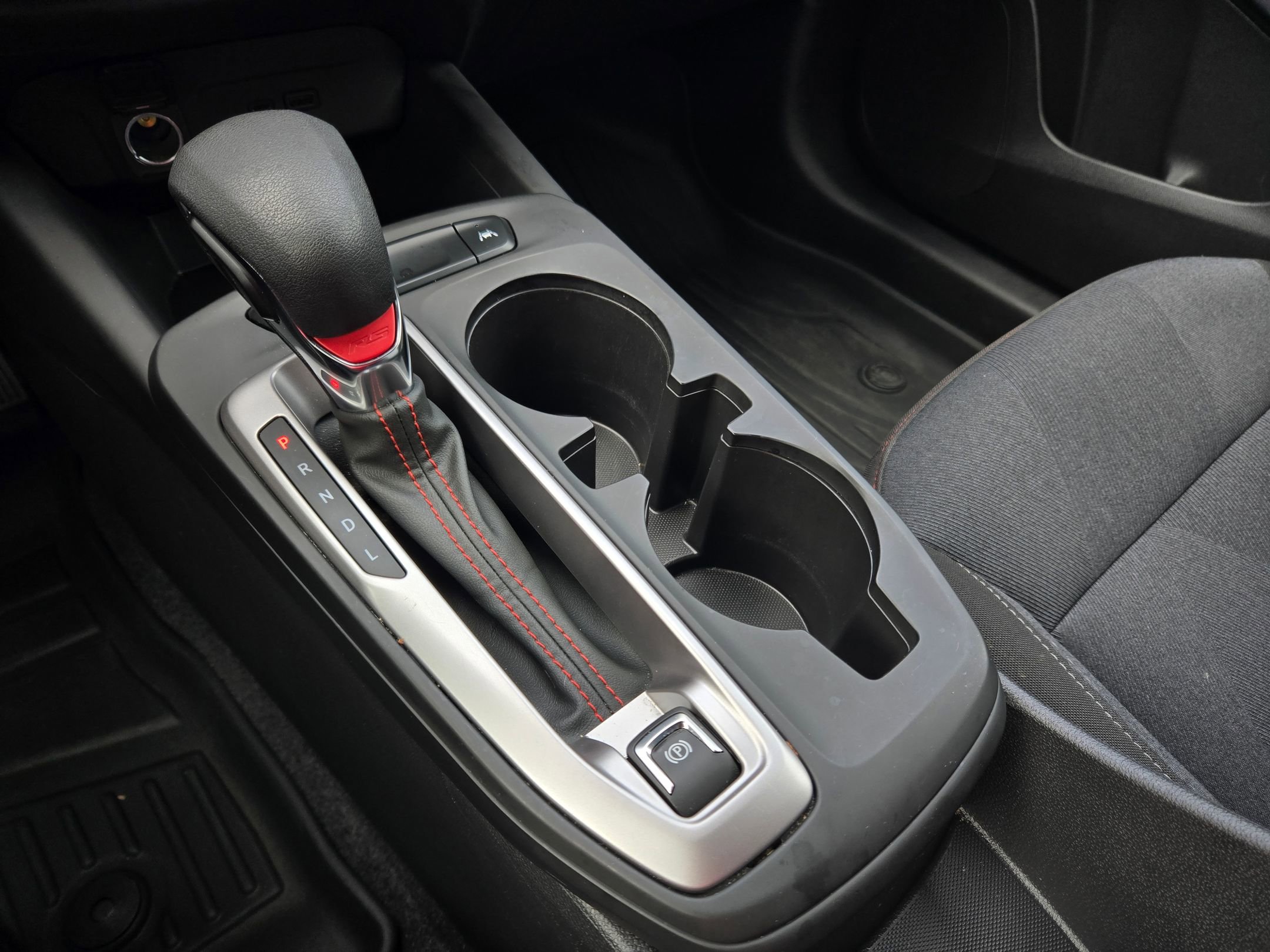 Used 2024 Chevrolet Trax RS image 32