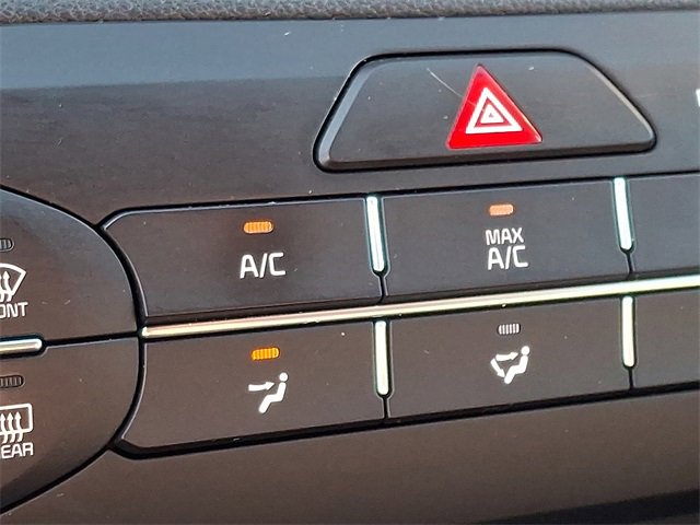 Used 2017 Kia Sorento L image 21