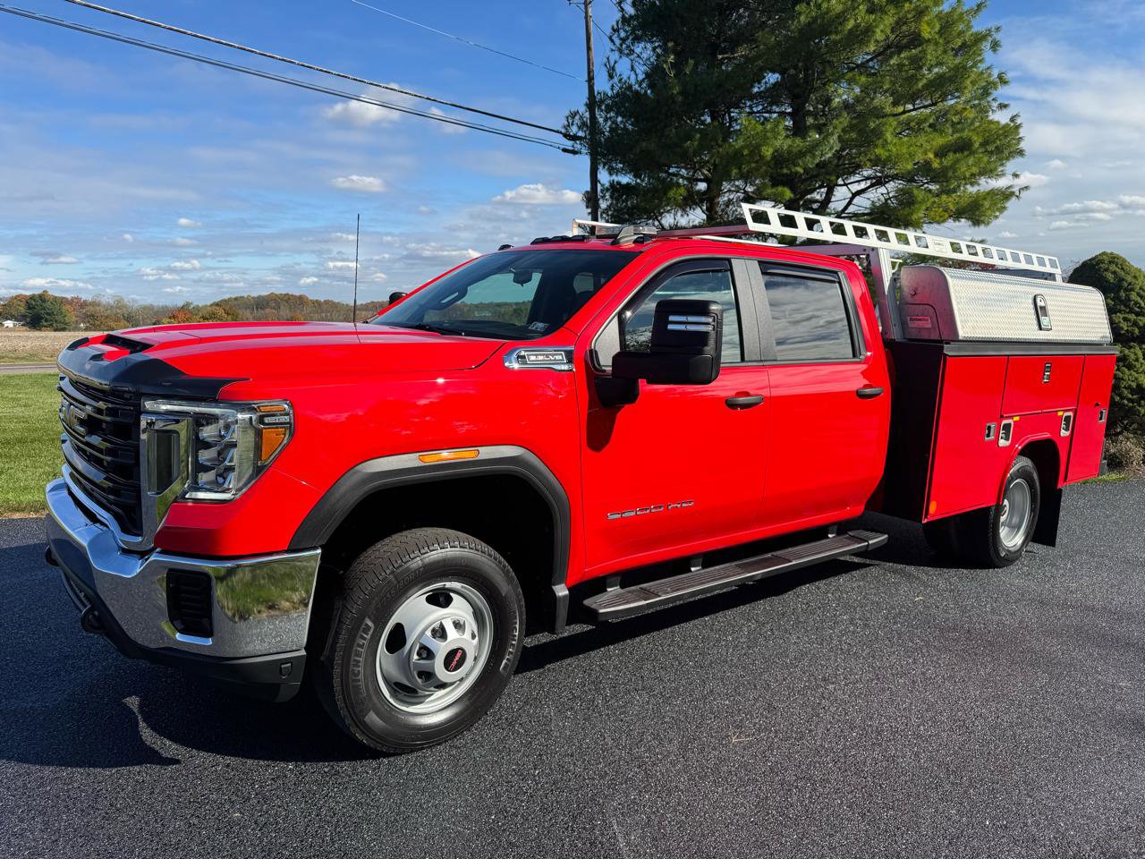 Used 2021 GMC Sierra 3500 4x4 Crew Cab w/ Convenience Package image 2