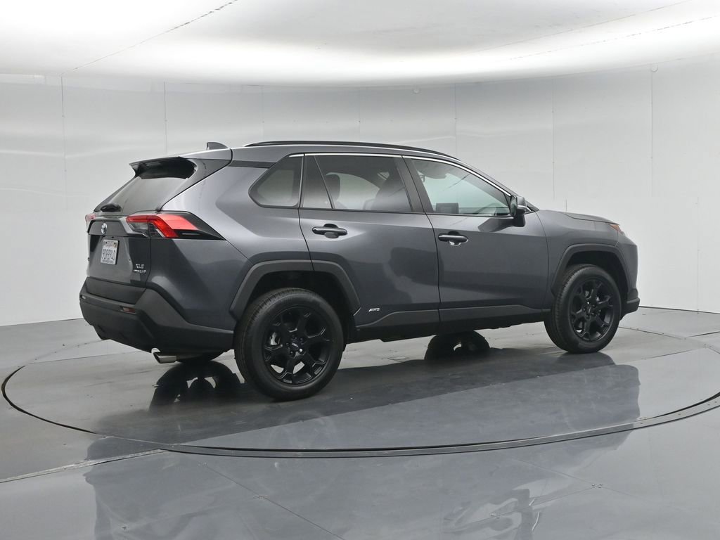 Used 2022 Toyota RAV4 XLE Premium AWD/4WD image 30