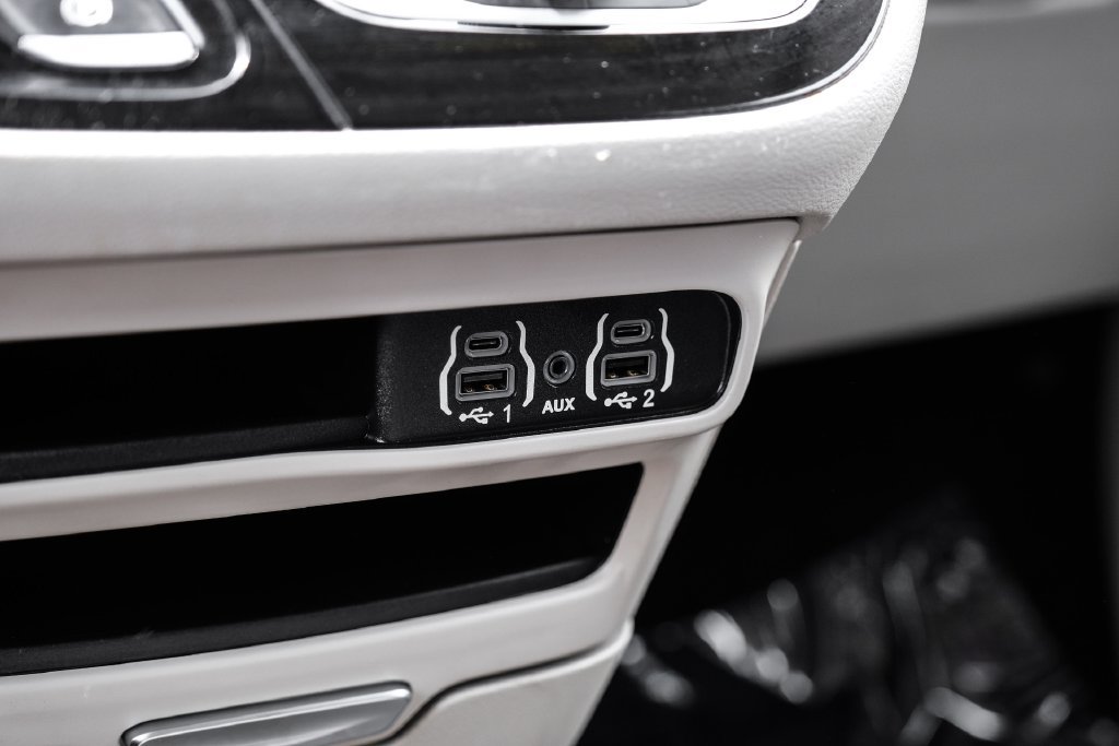Used 2021 Chrysler Pacifica Touring-L FWD image 25