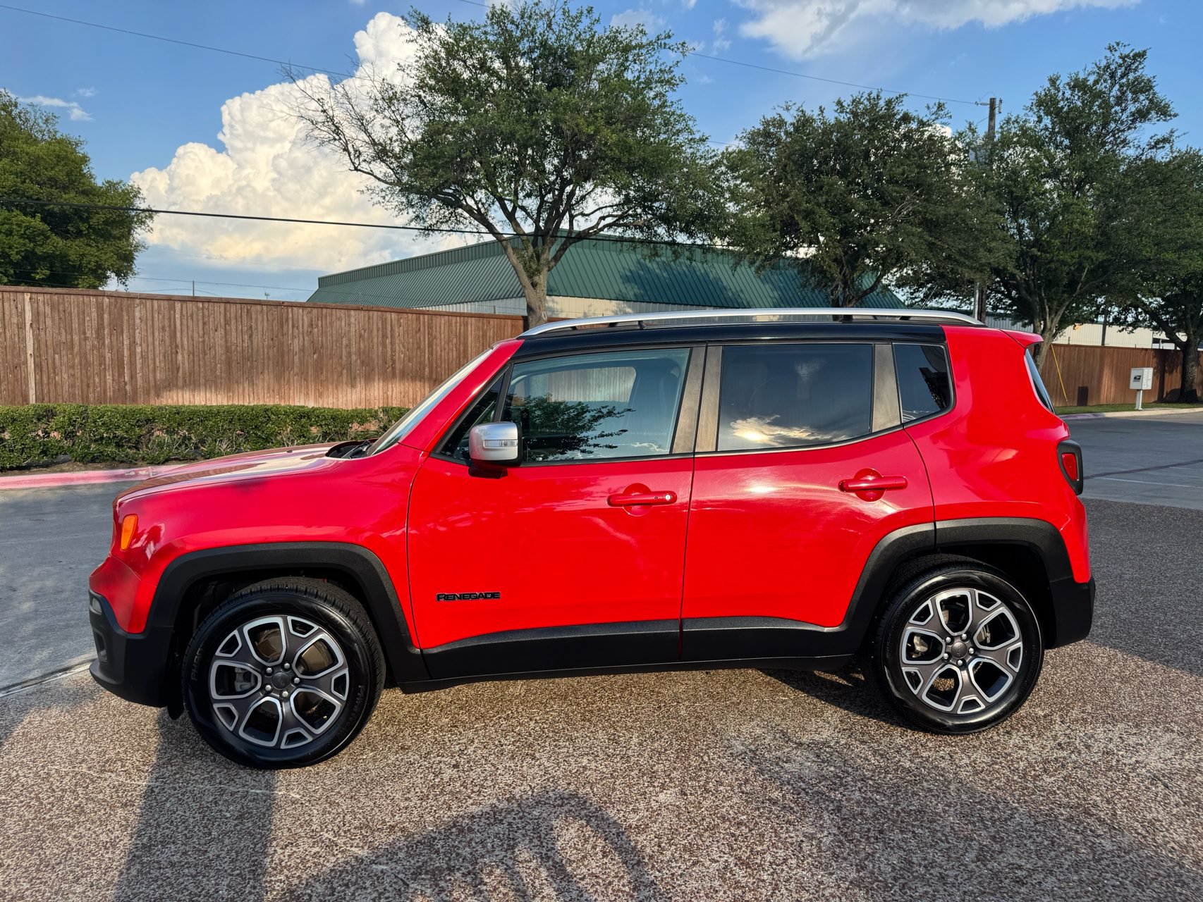 Used 2016 Jeep Renegade Limited FWD image 5