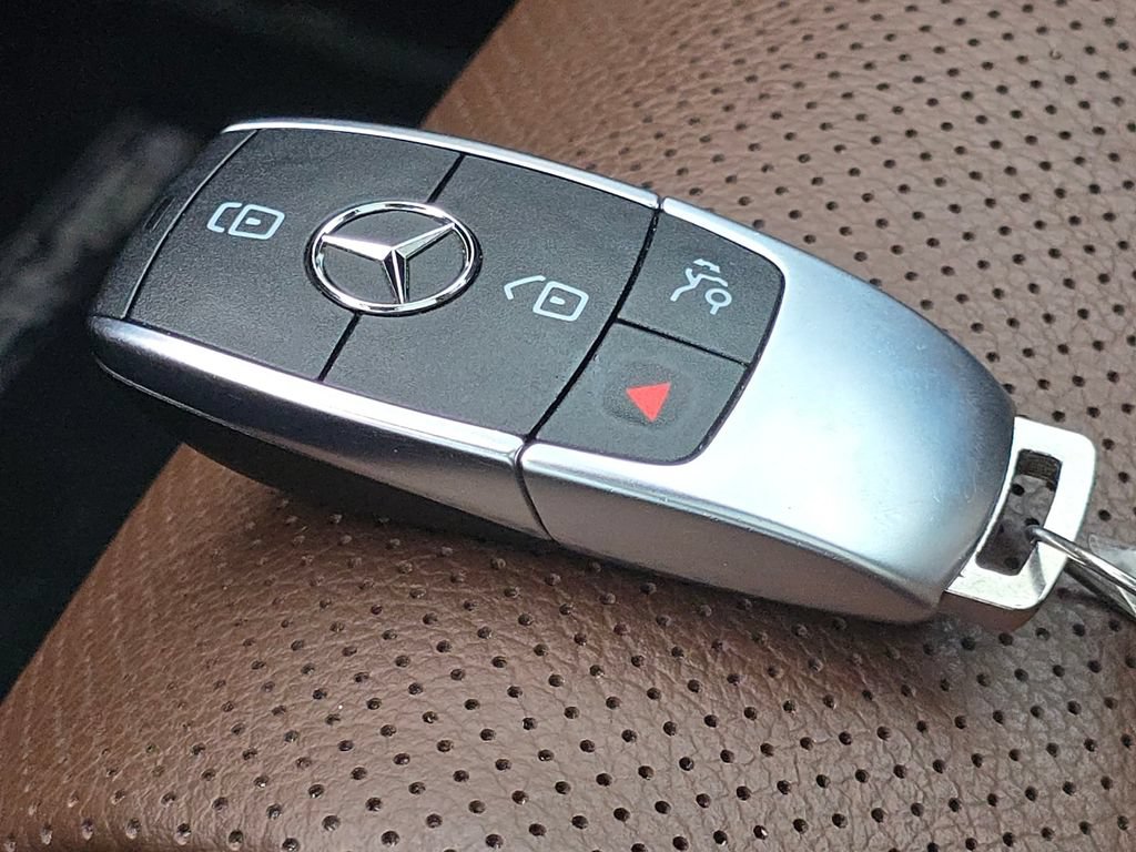 Certified 2024 Mercedes-Benz GLS 580 4MATIC image 40