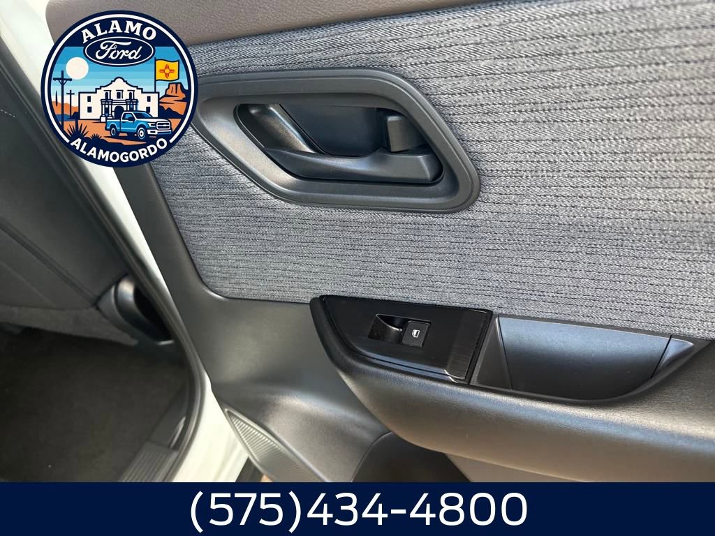 Used 2023 Nissan Rogue S image 15