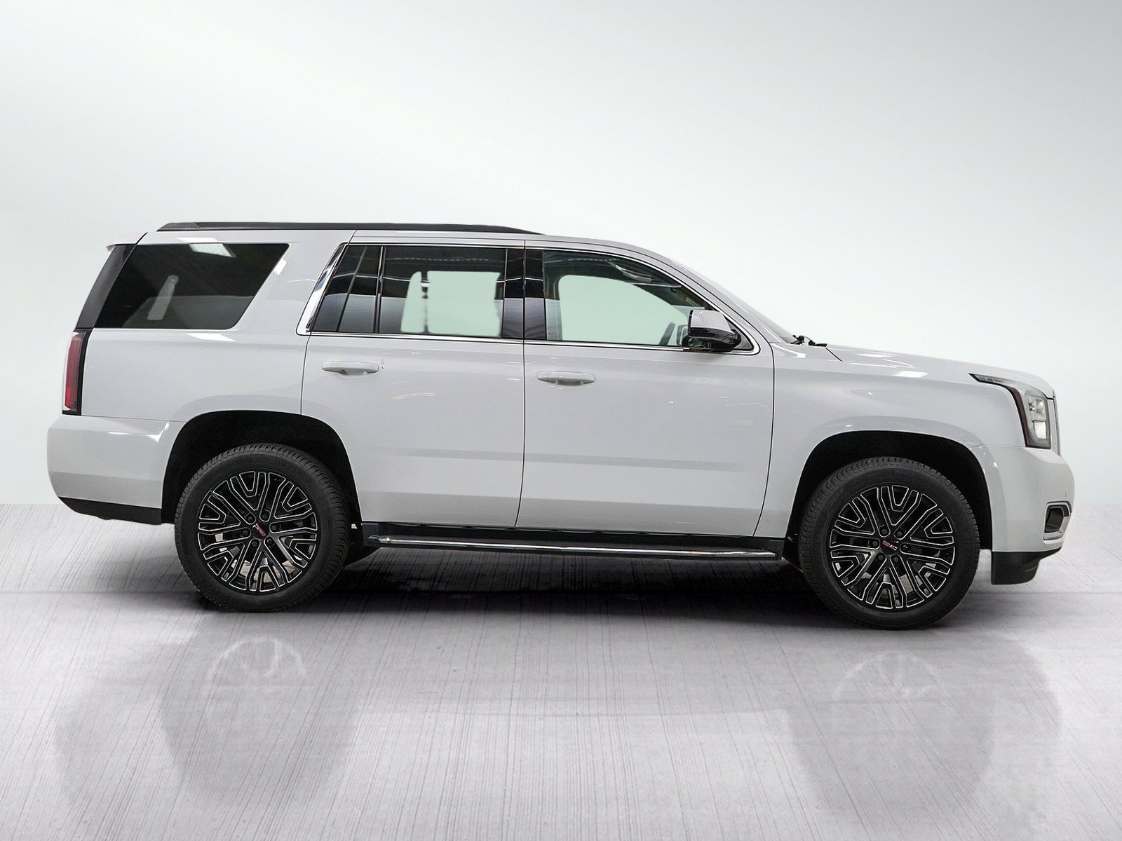 Used 2019 GMC Yukon SLE w/ SLE Value Package AWD/4WD image 6