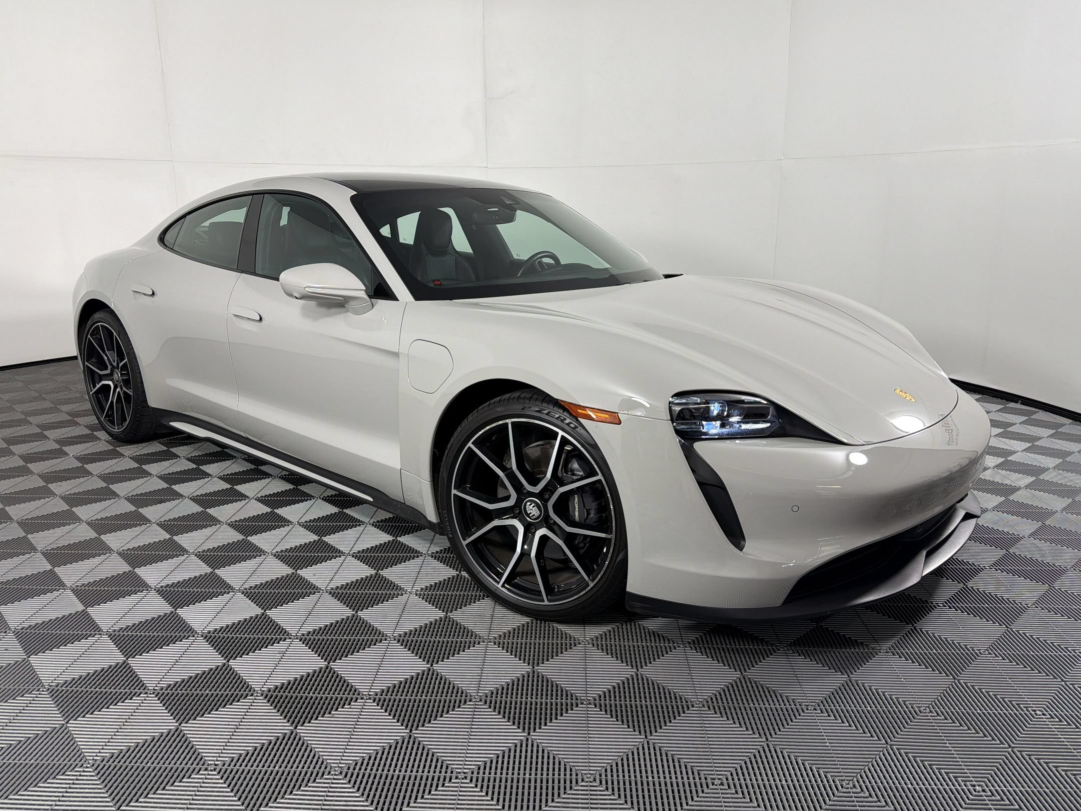 Certified 2023 Porsche Taycan w/ Premium Package RWD image 7