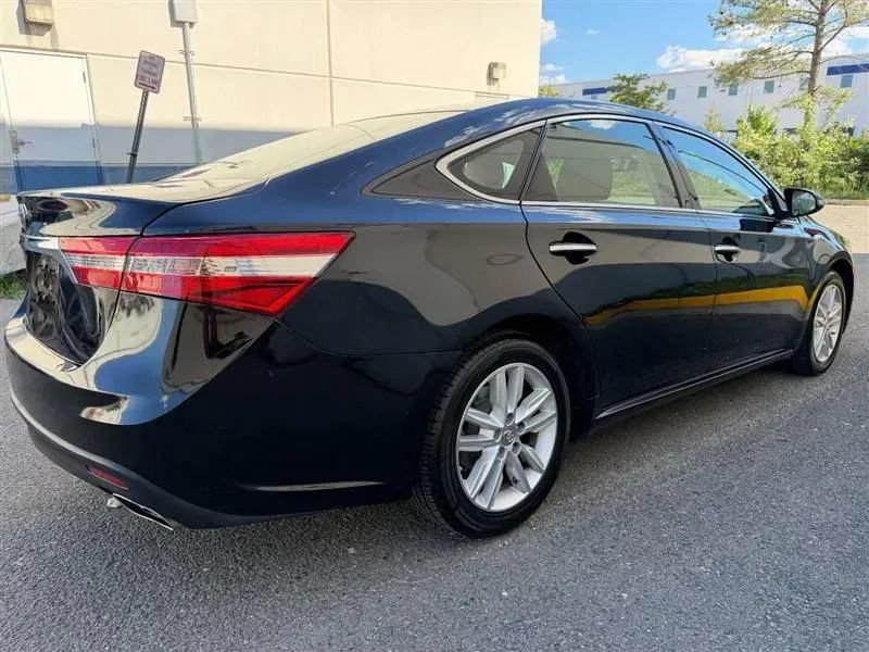 Used 2013 Toyota Avalon XLE Touring FWD image 20
