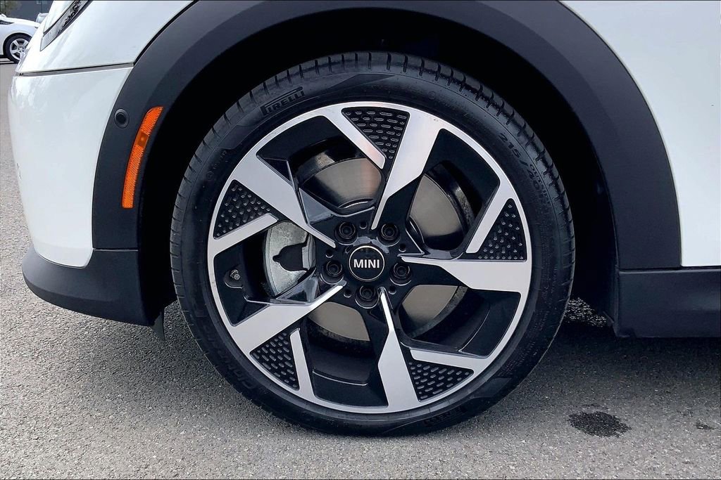 Certified 2025 MINI Cooper S image 10