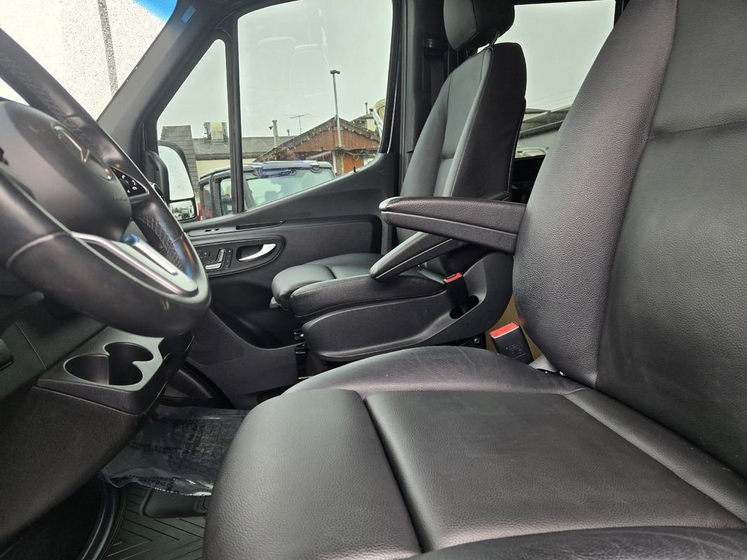 Used 2020 Mercedes-Benz Sprinter 2500 image 18