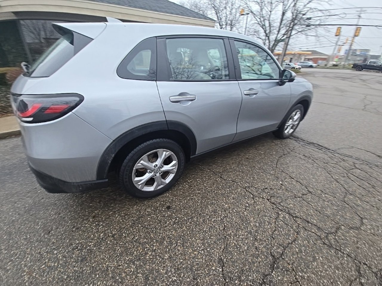 Used 2023 Honda HR-V LX image 13