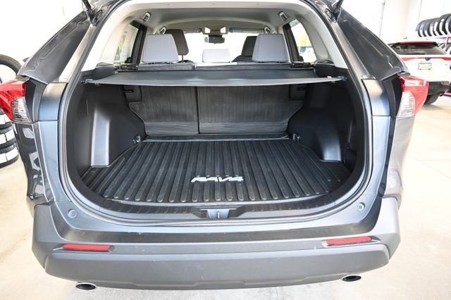 Used 2022 Toyota RAV4 XLE image 28