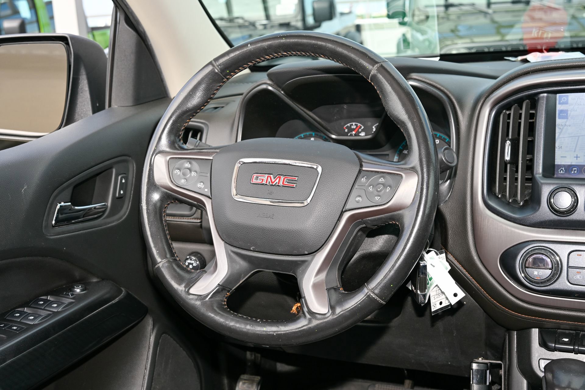 Used 2022 GMC Canyon AT4 image 20