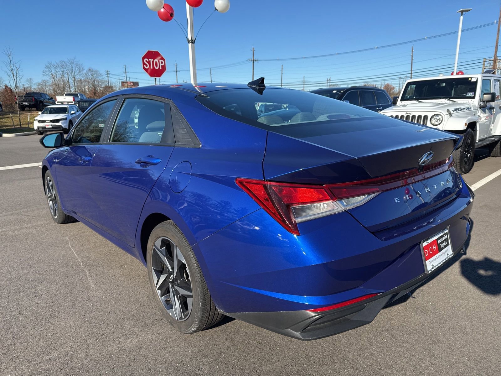 Used 2023 Hyundai Elantra SEL w/ Convenience Package image 7